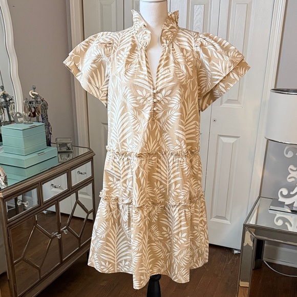 crown & ivy Dresses & Skirts - Crown & Ivy Adorable Cream & Beige Leaf Print Ruffle Dress Sz M